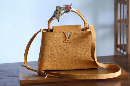 Fan Fashion Lu-Vi bags - 8380