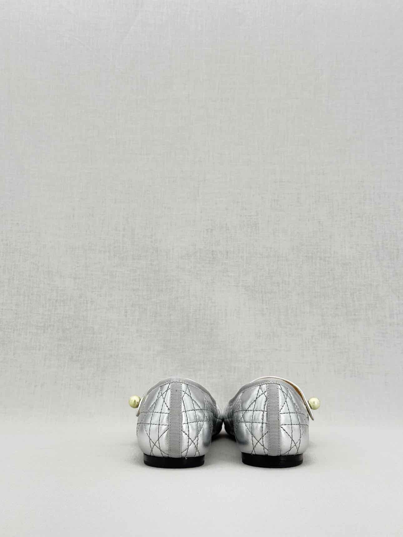 CHRISTIAN DIOR Silver Cannage Size EU 35 Ballet Flats