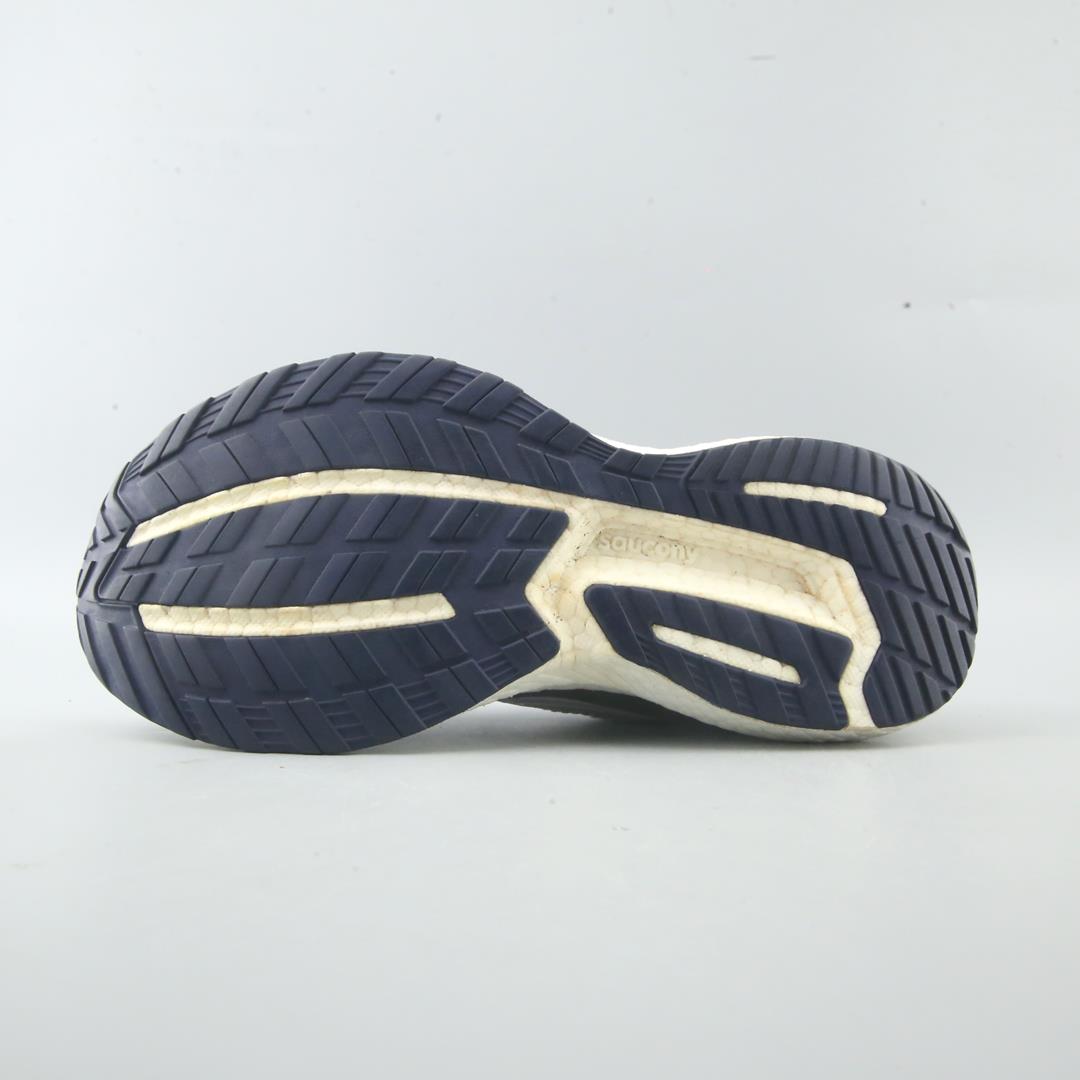 SAUCONY TRIUMPH 18
