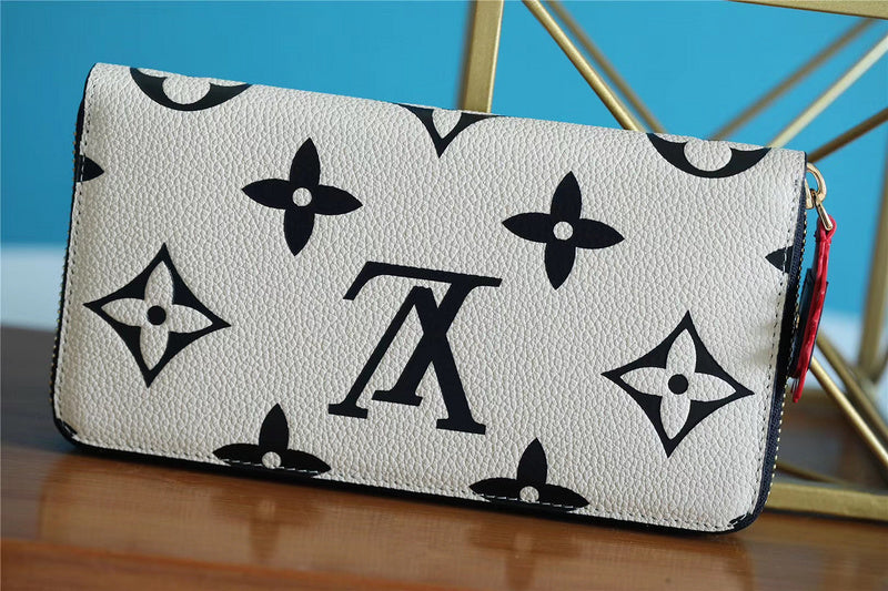 Fan Fashion Lu-Vi bags - 8965
