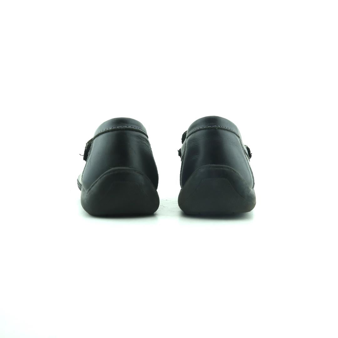 KENNETH COLE REACTION