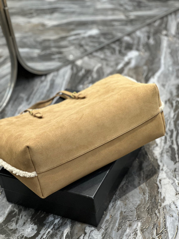 Amelia - YSL Bag - 3944