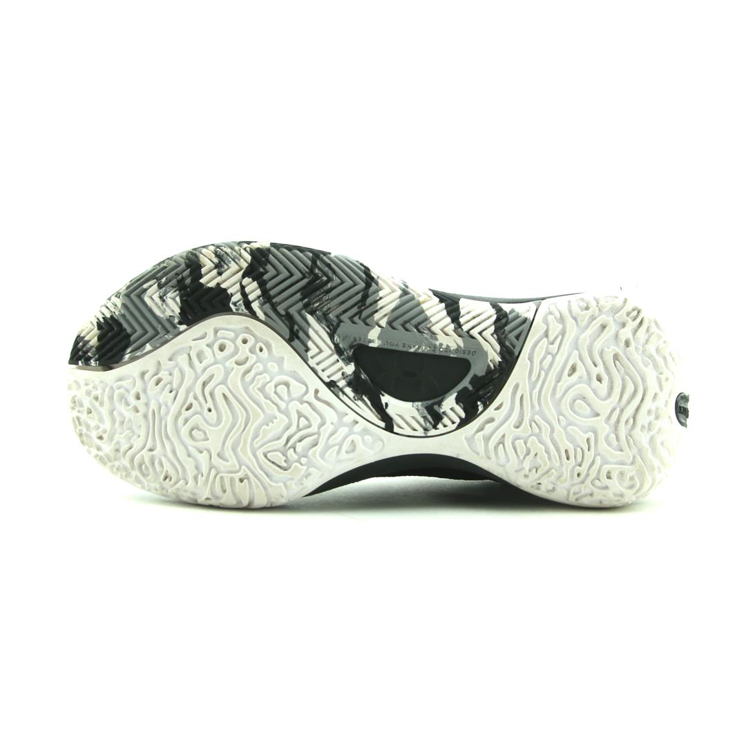 UNDER ARMOUR LOCKDOWN 6