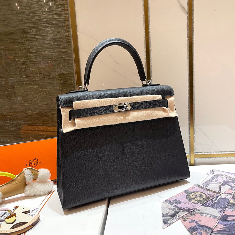 Amelia - HMS Bags - 1703