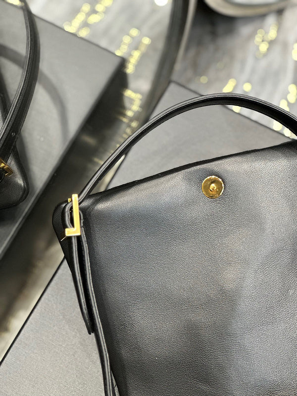 Amelia - YSL Bag - 3916