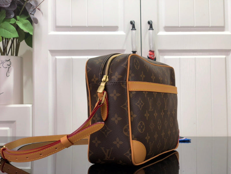 Fan Fashion Lu-Vi bags - 17356