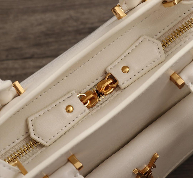 Amelia - YSL Bag - 2935