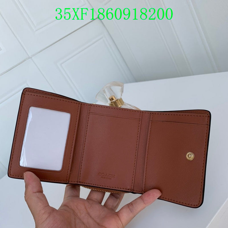 Amelia - CAH Wallet - 074