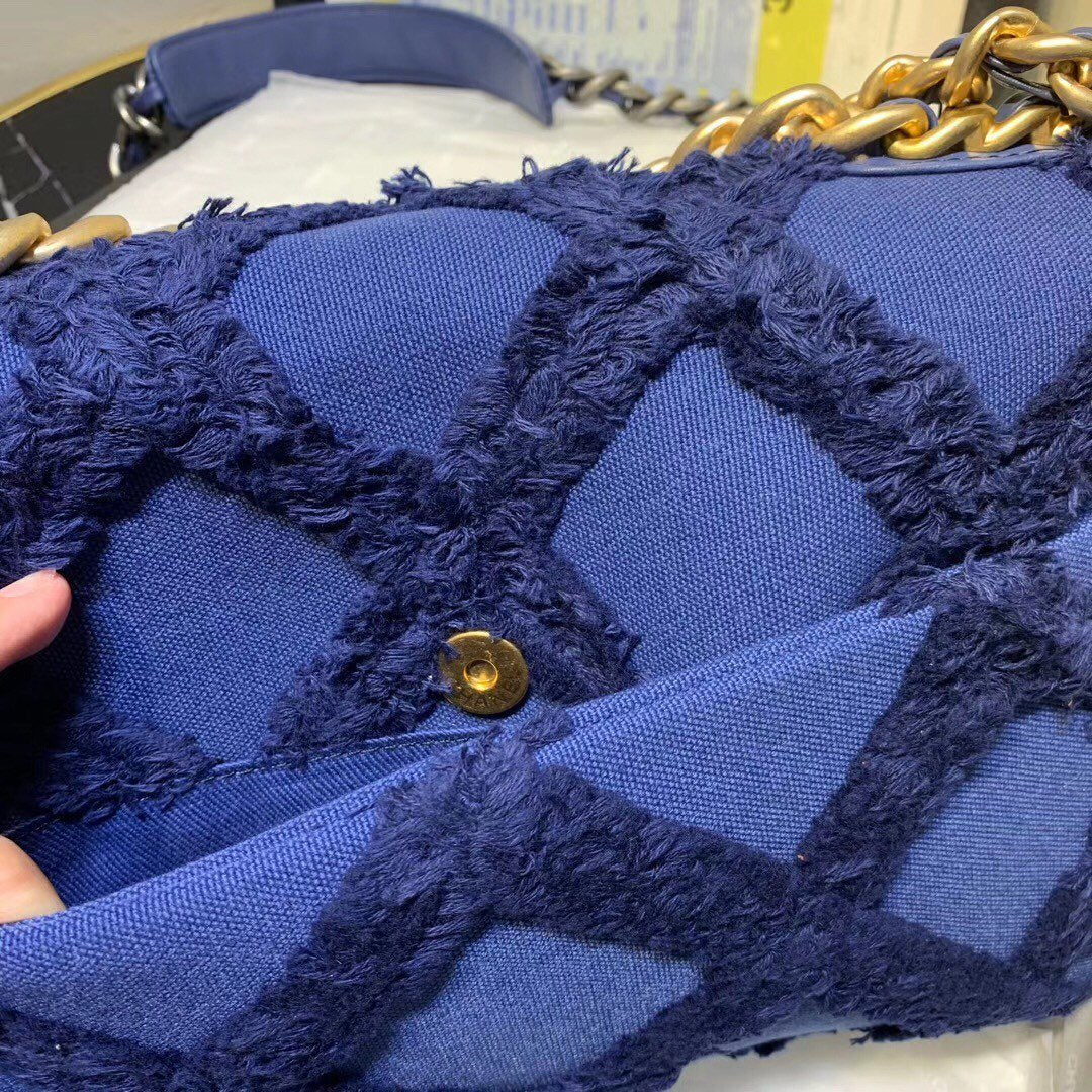 CHANEL 19 Flap Bag