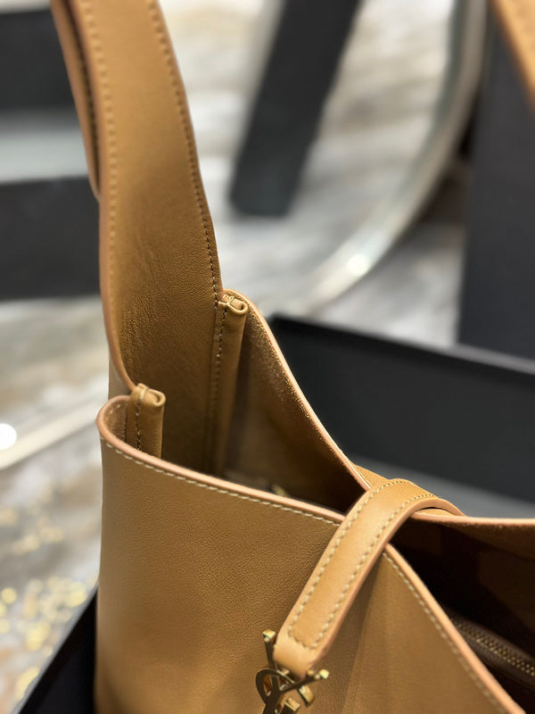Amelia - YSL Bag - 3969