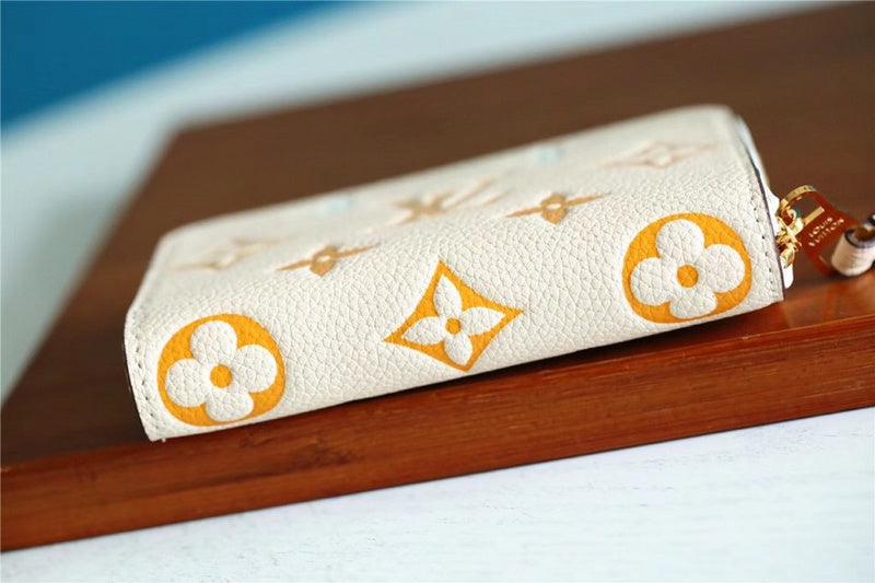 Fan Fashion Lu-Vi bags - 8941