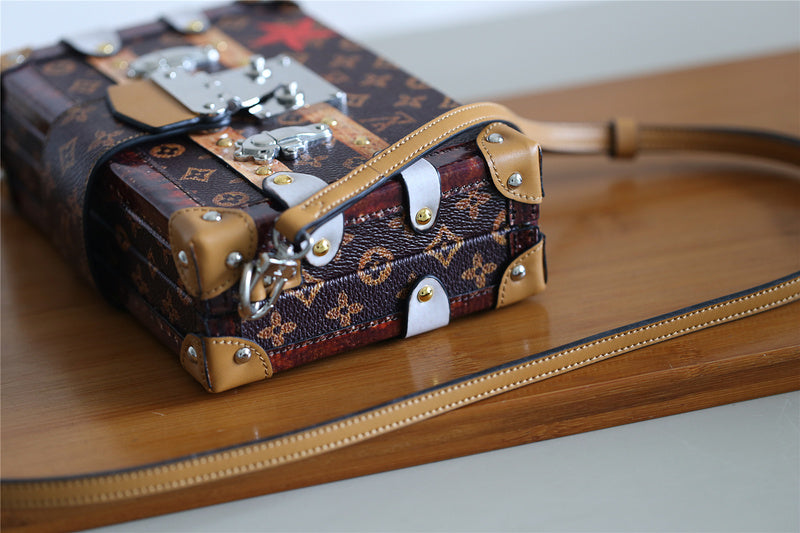 Fan Fashion Lu-Vi bags - 8222