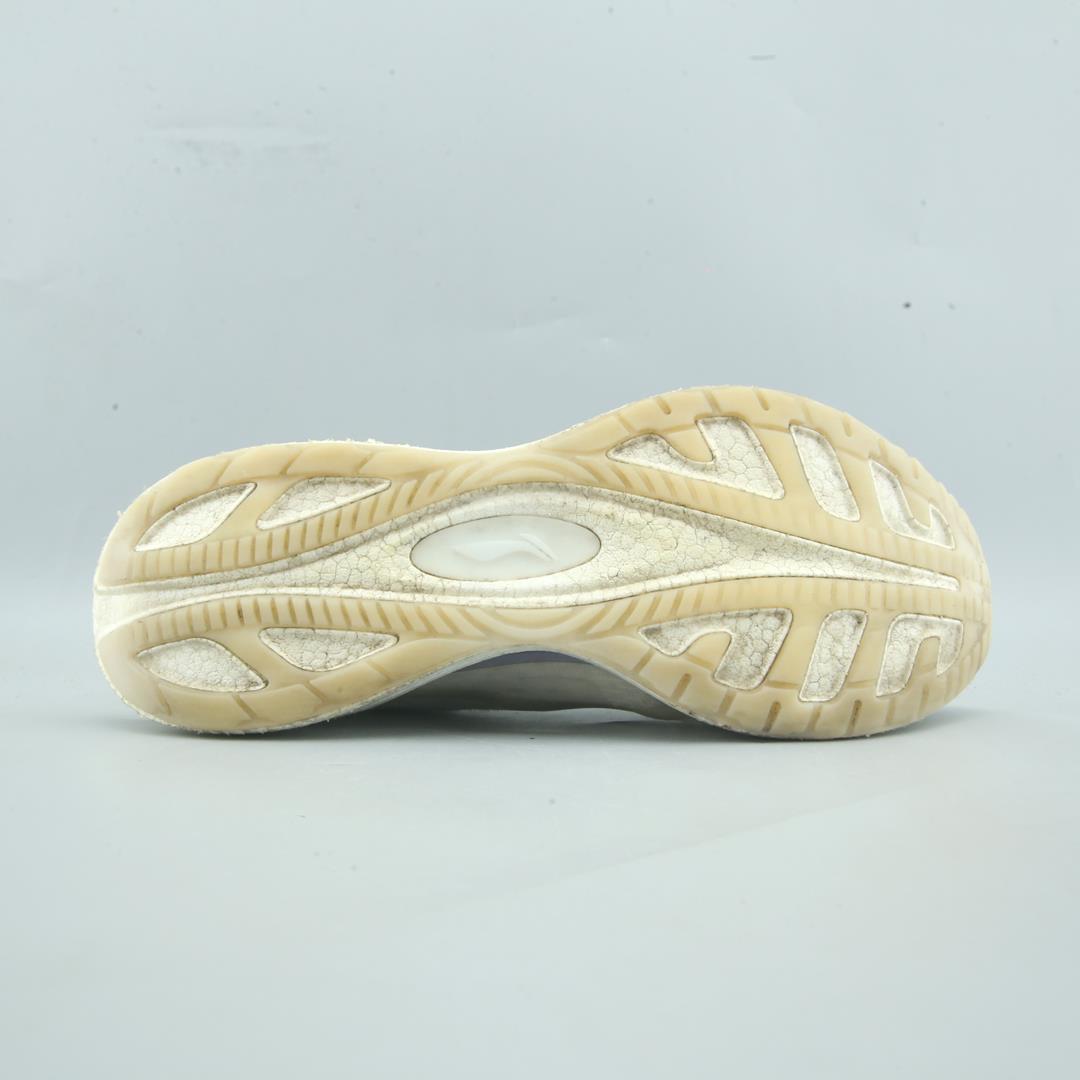 LI-NING JUEYING ESSENTIAL