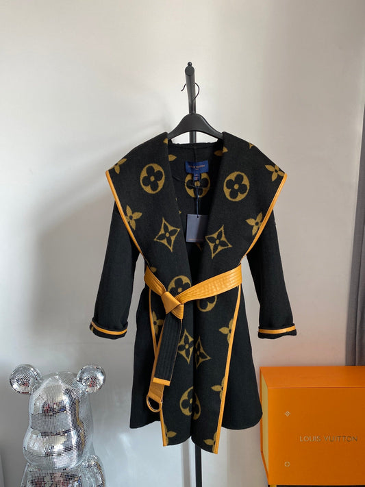 Luxury Louis Vuitton  Wrap Coat 031