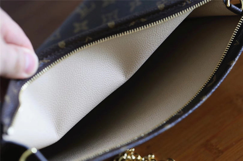 Fan Fashion Lu-Vi bags - 9325