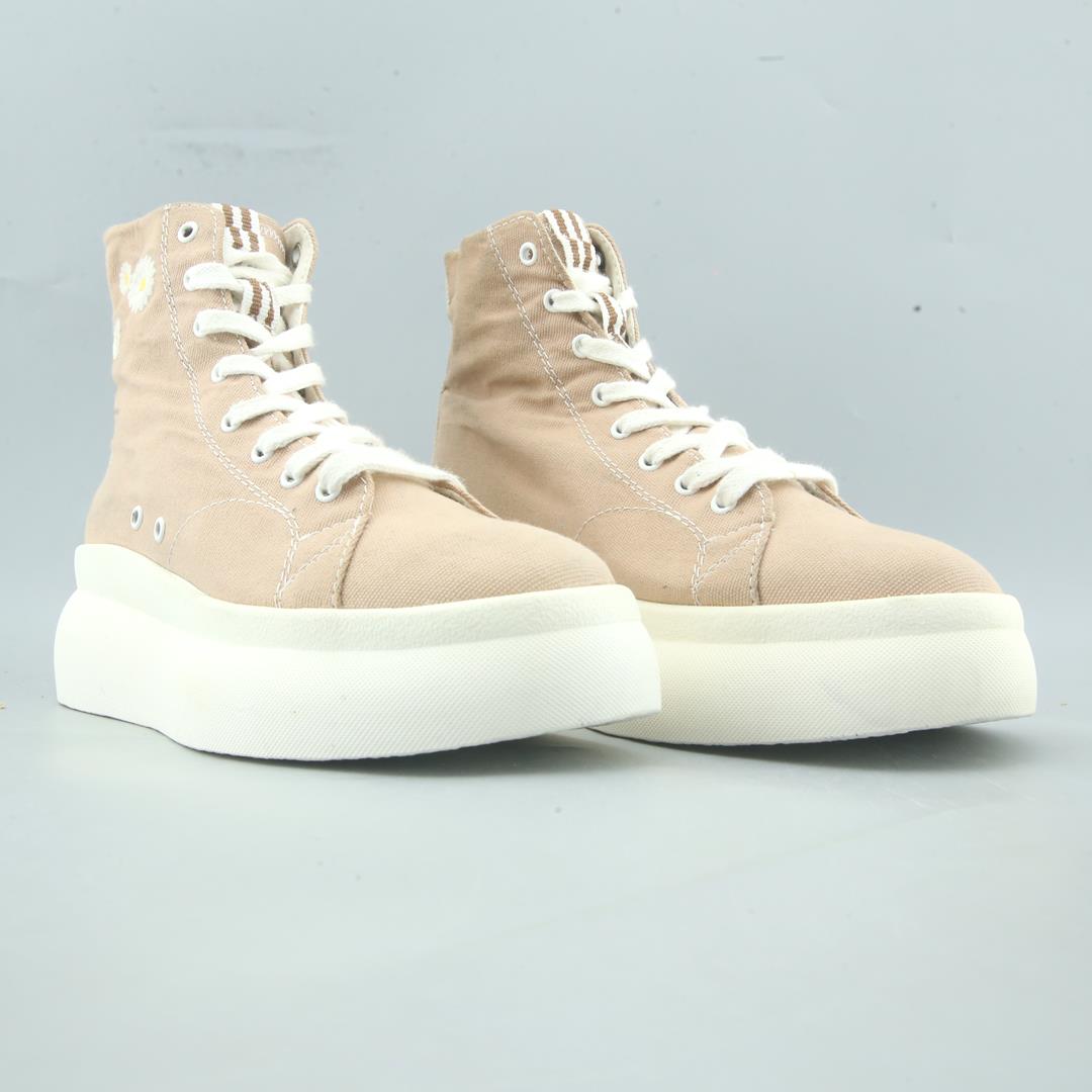 BERSHKA .