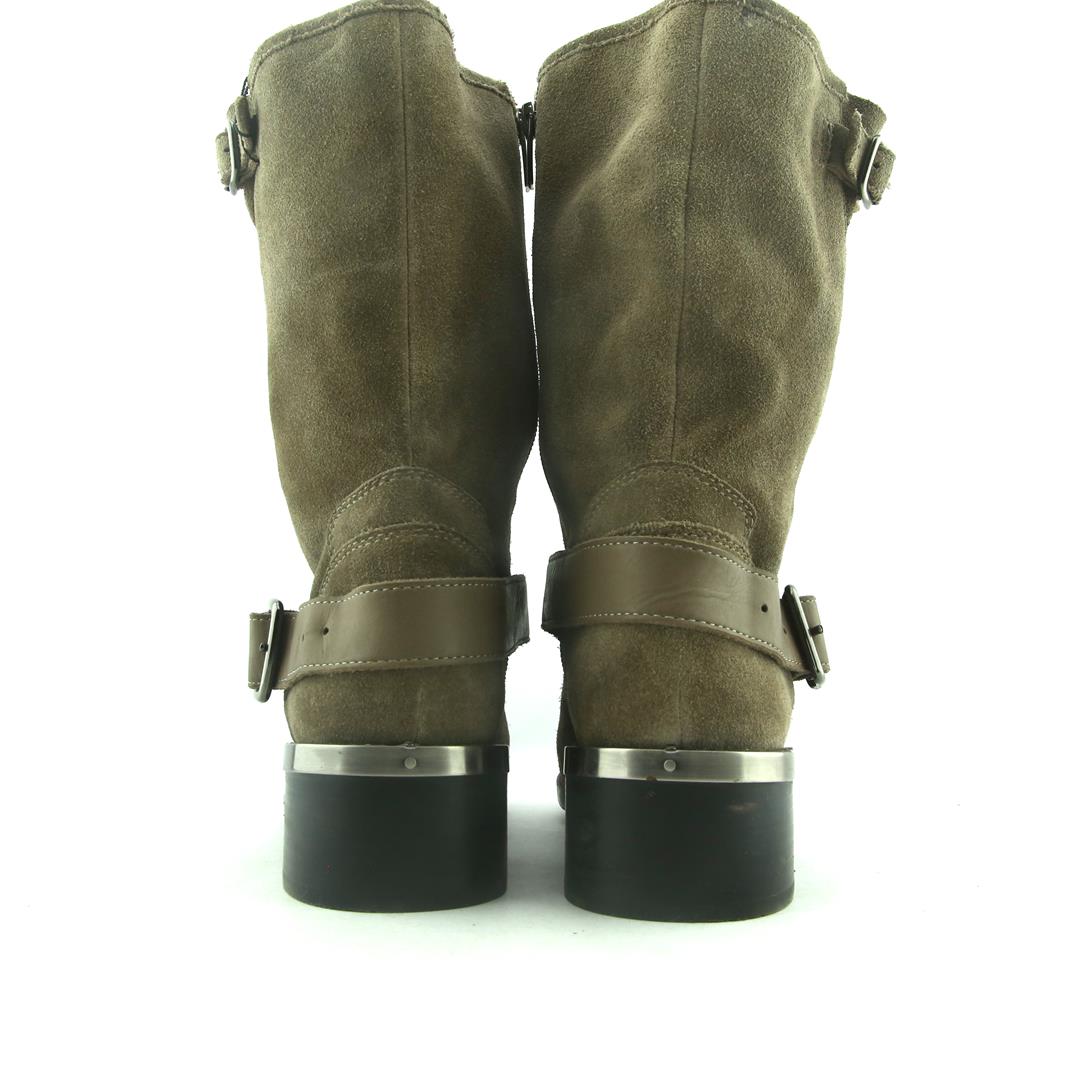 VINCE CAMUTO .