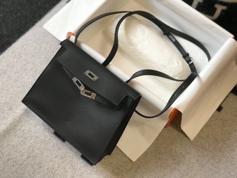 Amelia - HMS Bags - 1628