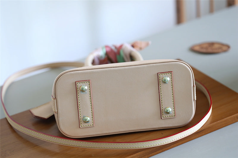 Fan Fashion Lu-Vi bags - 8257