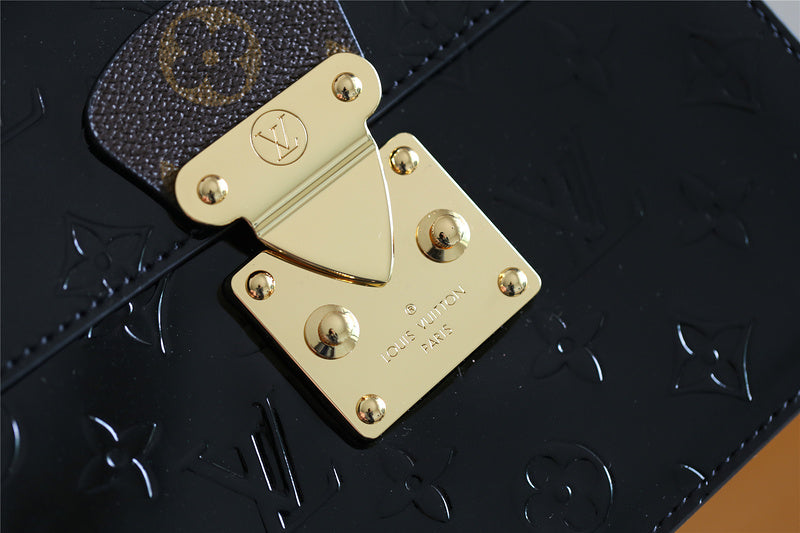 Fan Fashion Lu-Vi bags - 8047