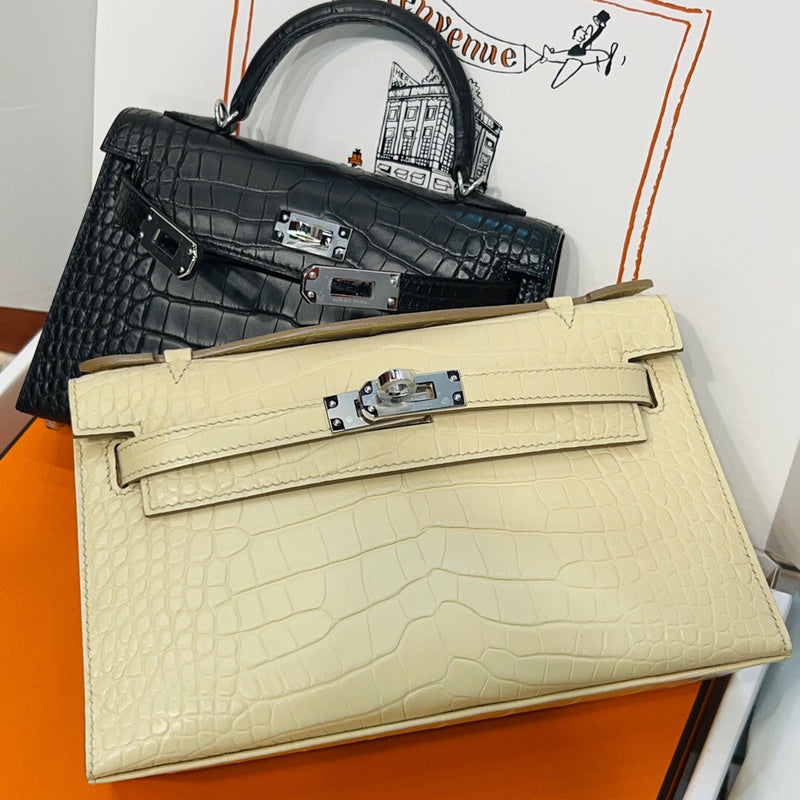 Amelia - HMS Bags - 1430