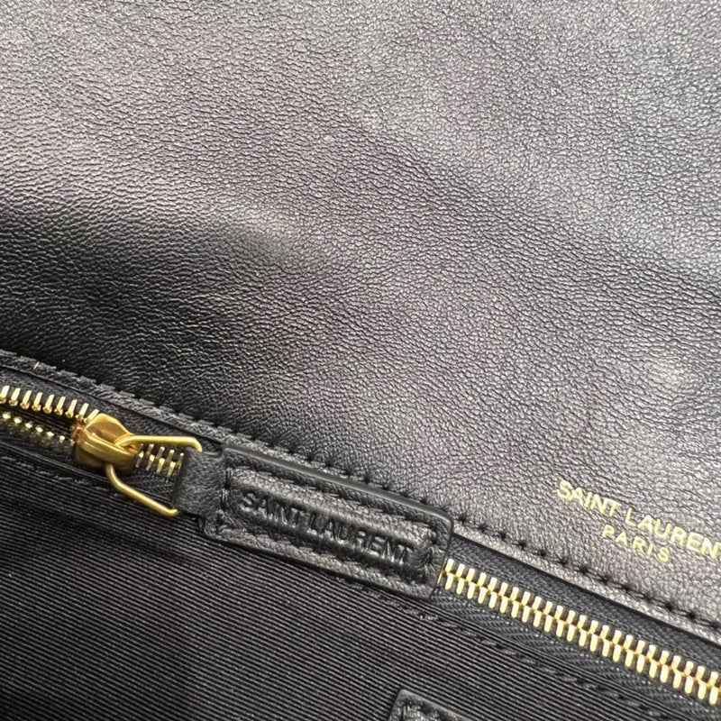 Amelia - YSL Bag - 3677