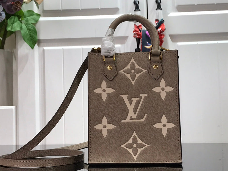 Fan Fashion Lu-Vi bags - 17617
