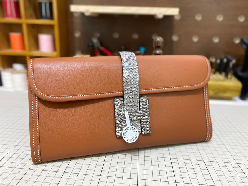 Amelia - HMS Bags - 1738