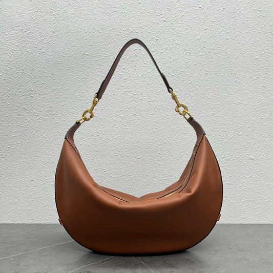 CE Medium Leandre Bag In Supple Brown For Women 14in/35Amelia197263DV7.04LU