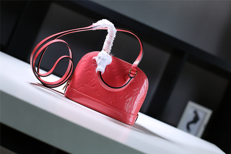 Fan Fashion Lu-Vi bags - 8302