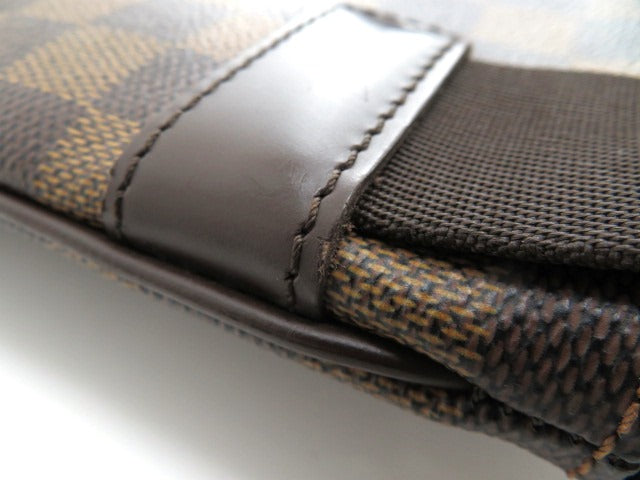 Louis Vuitton Pochette Melville Shoulder Bag Damier