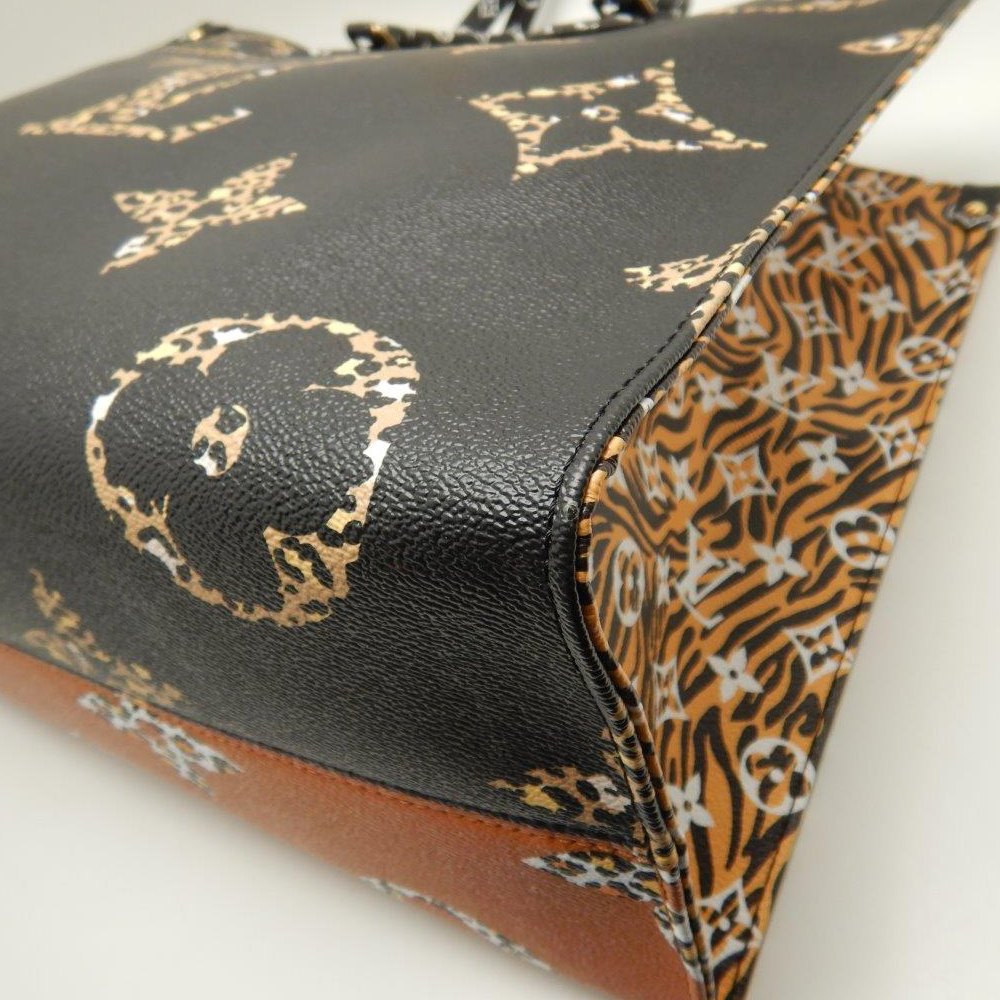 Louis Vuitton Monogram Jungle On The Go GM Noir Shoulder Bag