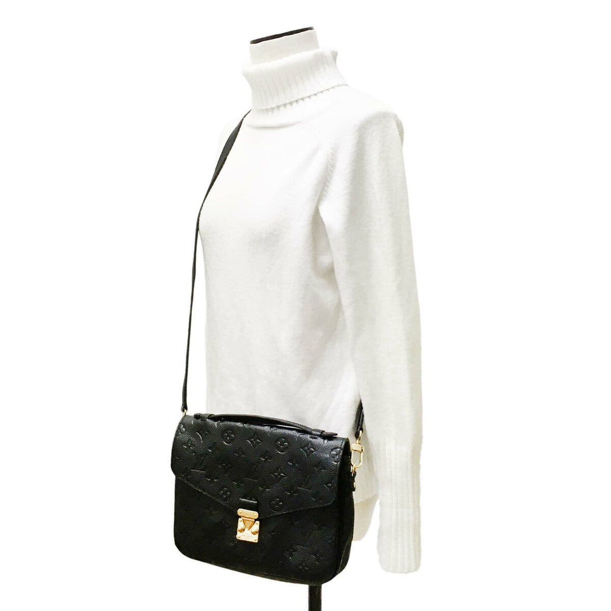 Louis Vuitton Pochette Metis MM Monogram Implant Handbag Shoulder Bag