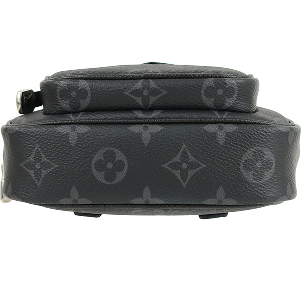Louis Vuitton Body Bag Pochette Taigarama Monogram Leather Black