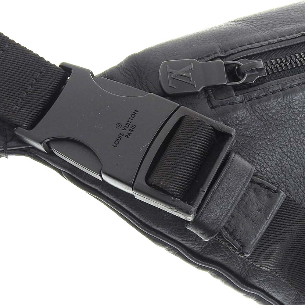 Louis Vuitton Monogram Shadow Discovery Bum Bag Body Bag Black