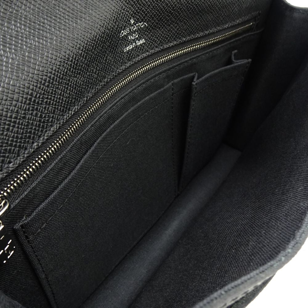 Louis Vuitton Taiga Bellaia Ardoise Shoulder Bag Black