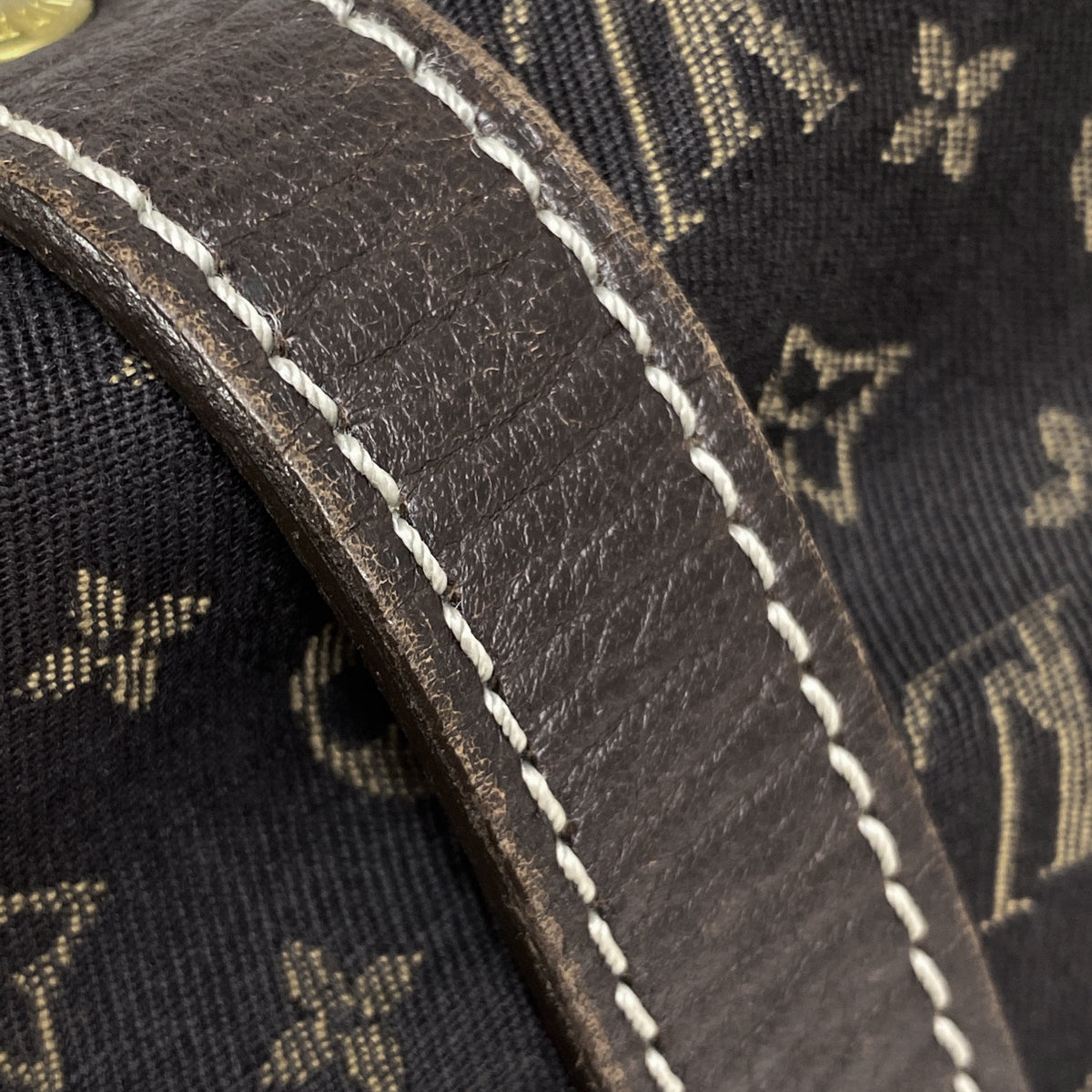 Louis Vuitton Saumur 30 Crossbody Shoulder Bag Monogram