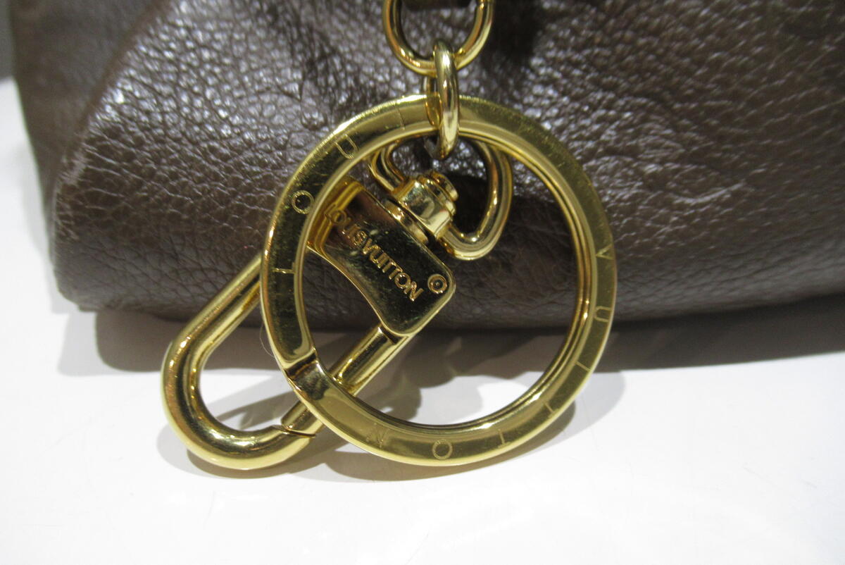 Louis Vuitton Monogram Artsy MM Handbag