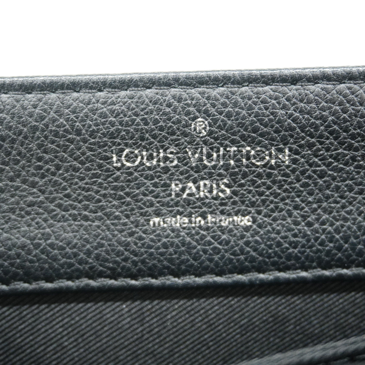 Louis Vuitton Lock Me 2 Cartable Noir Shoulder Bag Black