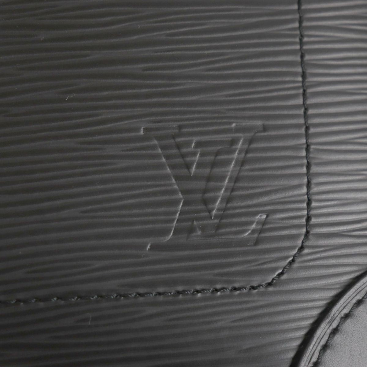 Louis Vuitton Maru Supple Epi leather shoulder bag Noir