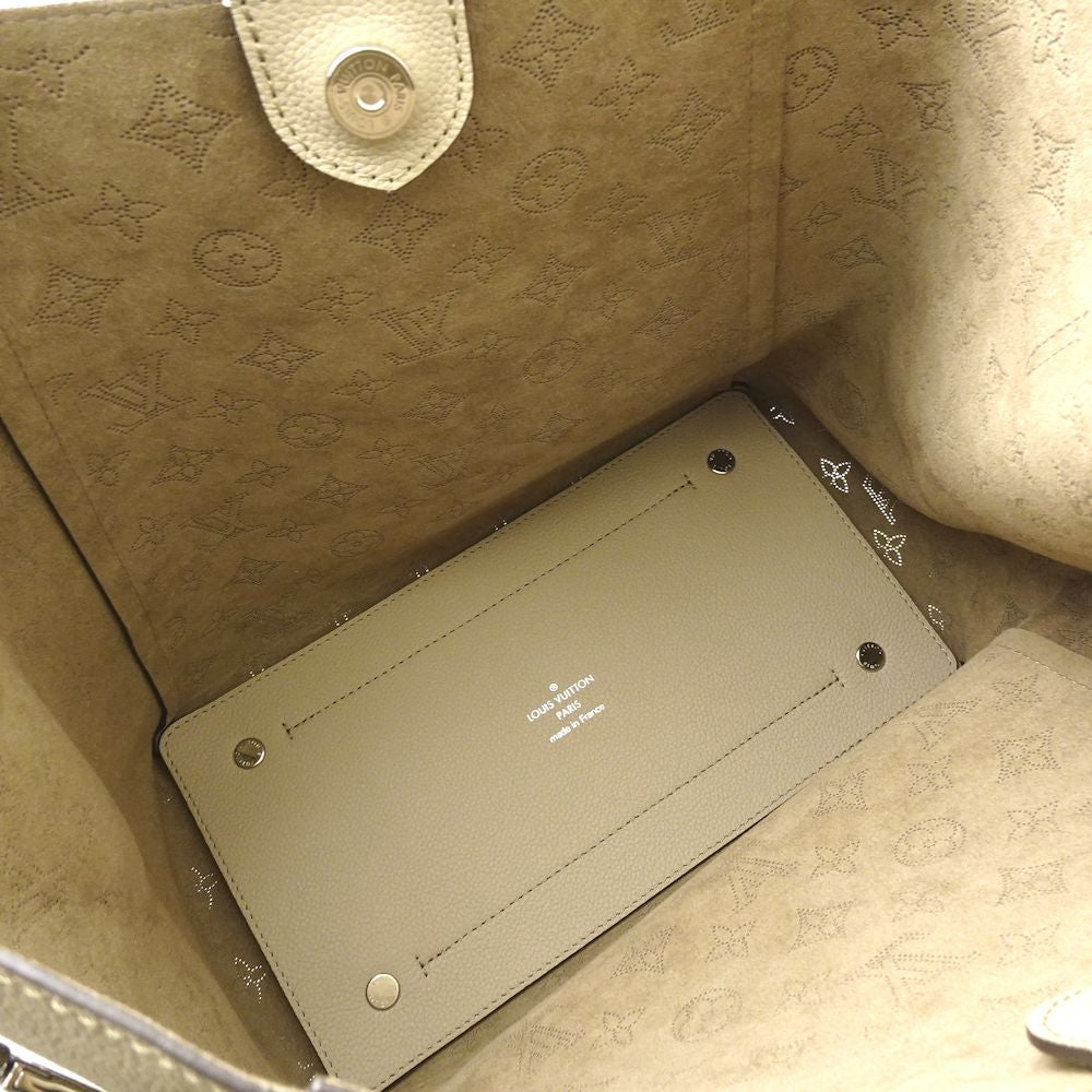 Louis Vuitton Mahina Hina MM Galle Beige Handbag