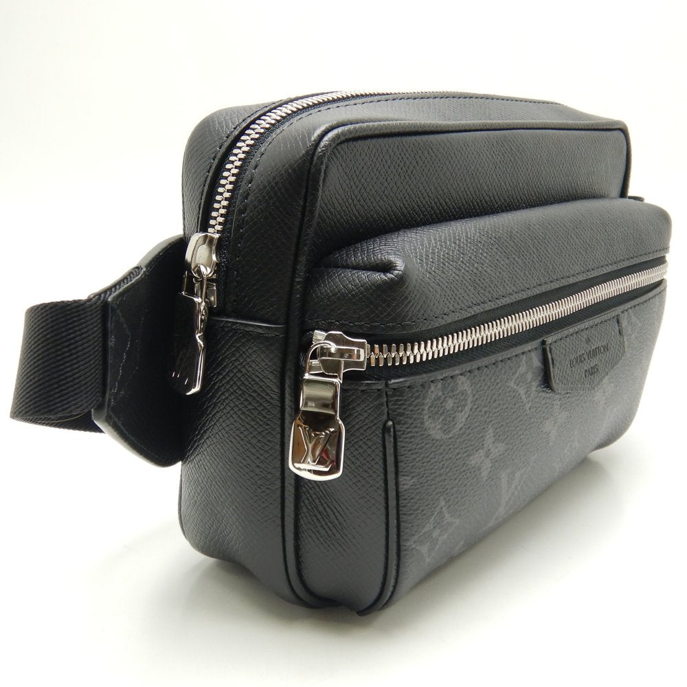 Louis Vuitton Eclipse Taiga Bum Bag Outdoor Noir Body Bag