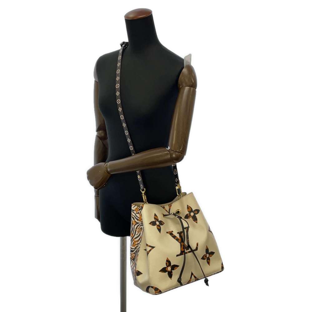Louis Vuitton Shoulder Bag Jungle Neonoe Bucket Bag