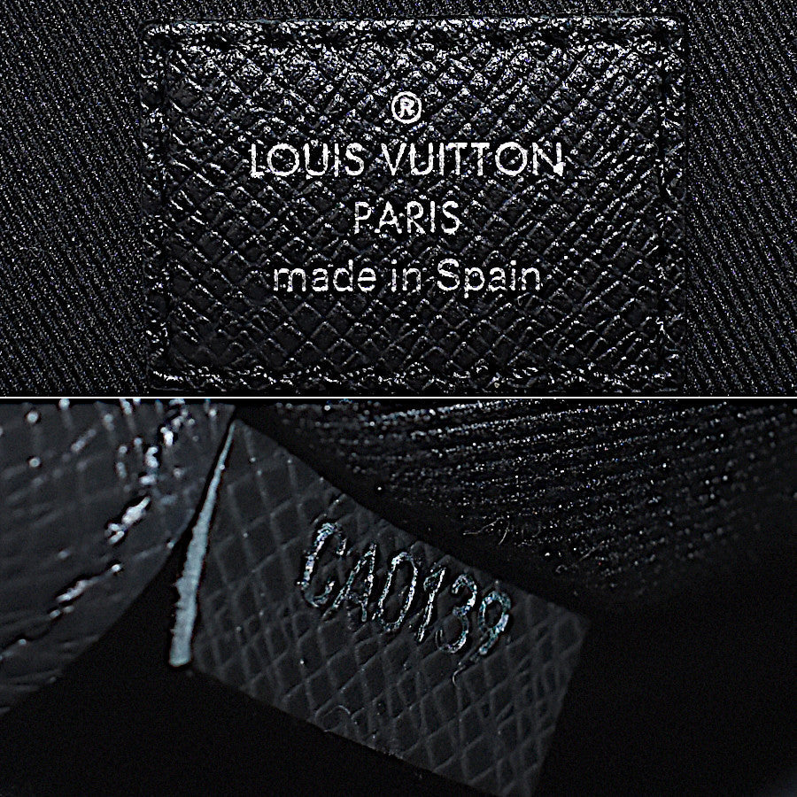Louis Vuitton Anton Pochette Taiga Leather Shoulder Bag