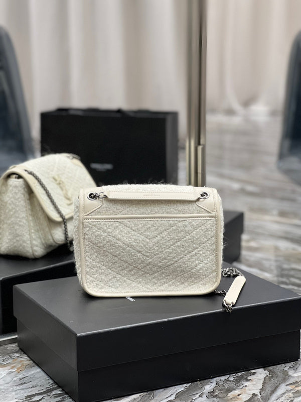 Amelia - YSL Bag - 4221