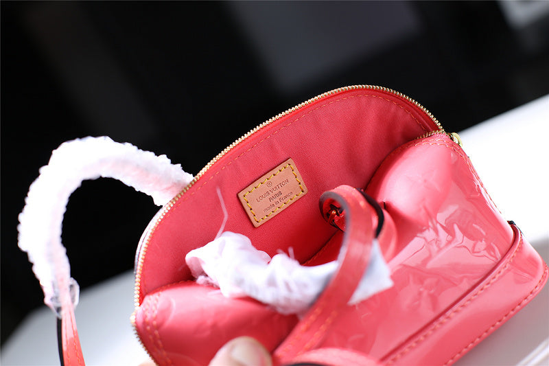 Fan Fashion Lu-Vi bags - 8302