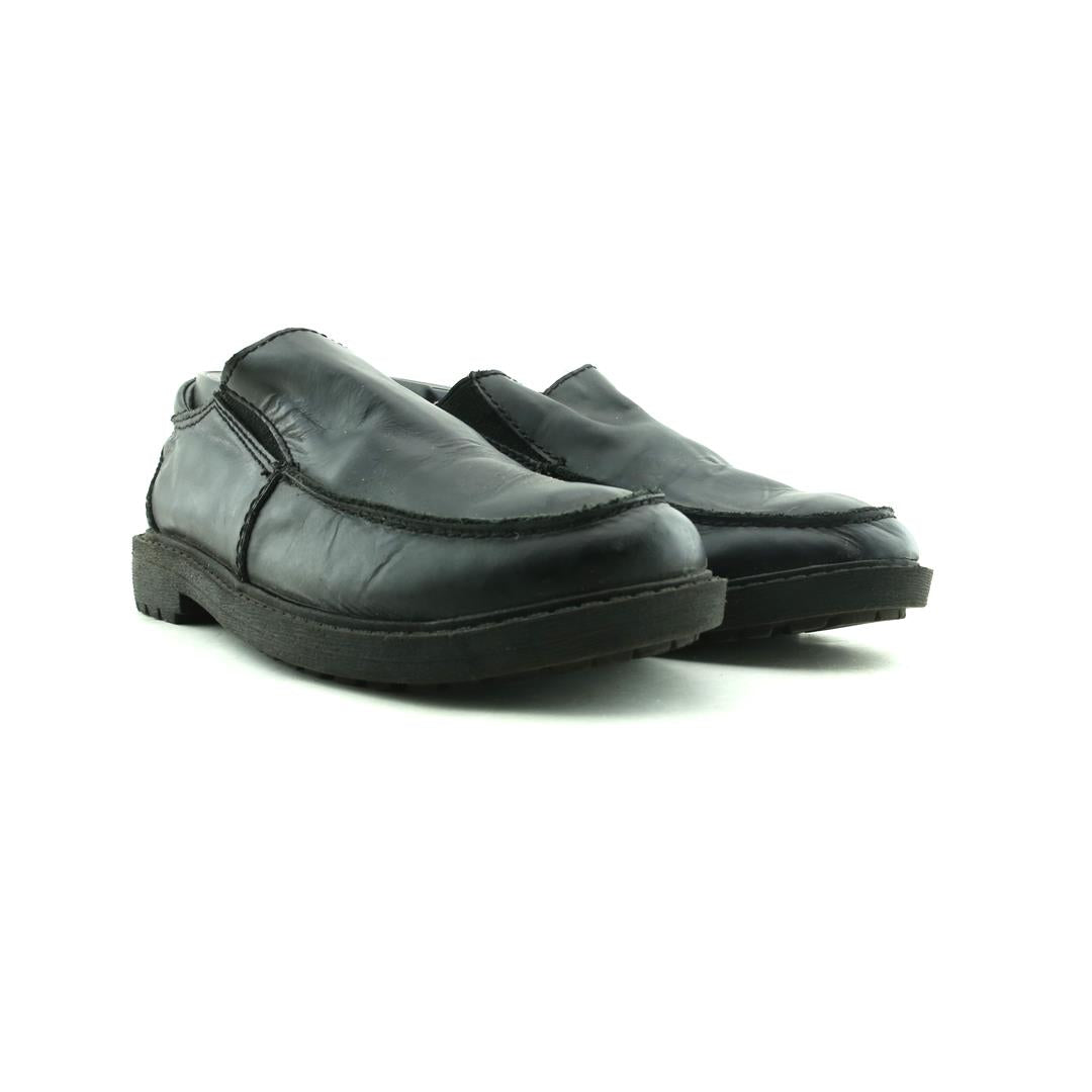 KENNETH COLE REACTION .