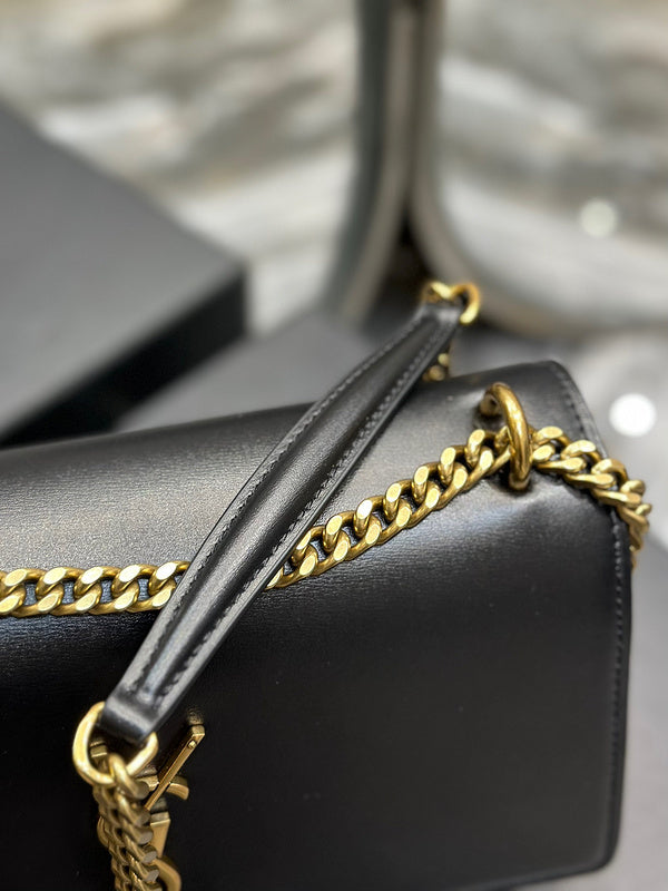 Amelia - YSL Bag - 3945