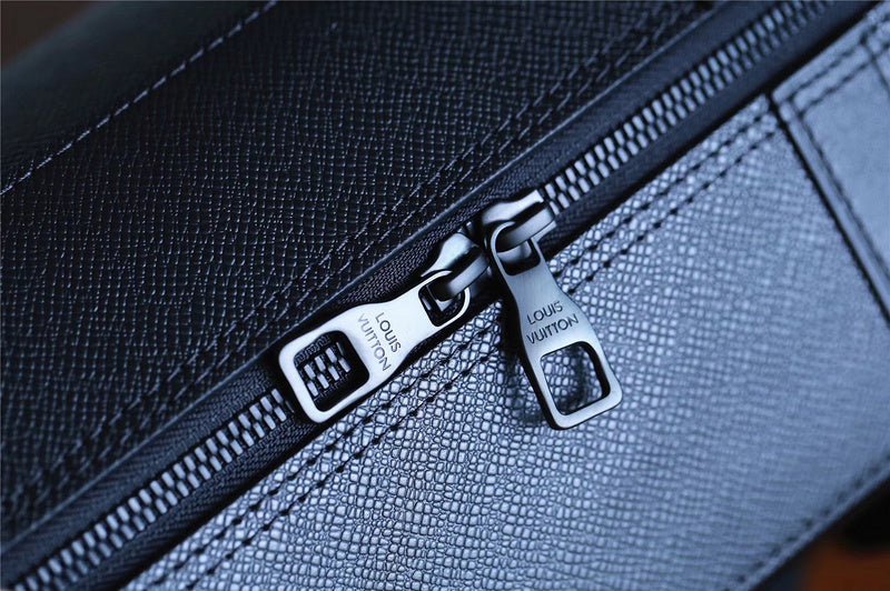 Fan Fashion Lu-Vi bags - 9726