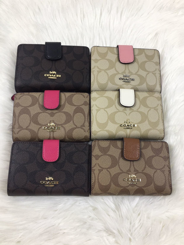 Amelia - CAH Wallet - 147
